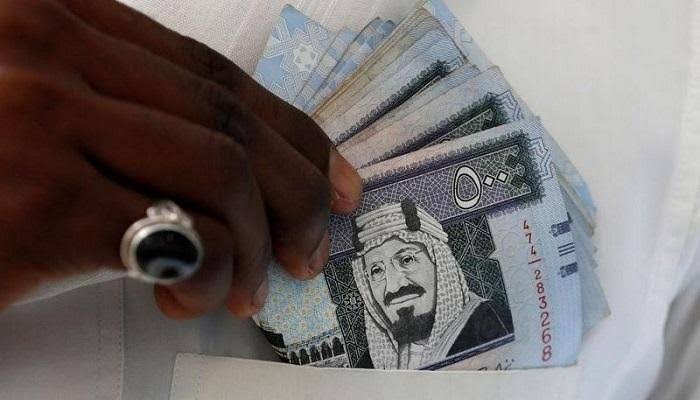 The price of the Saudi riyal against the pound on the black market 